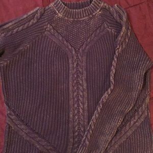 Cold shoulder detailed sweater